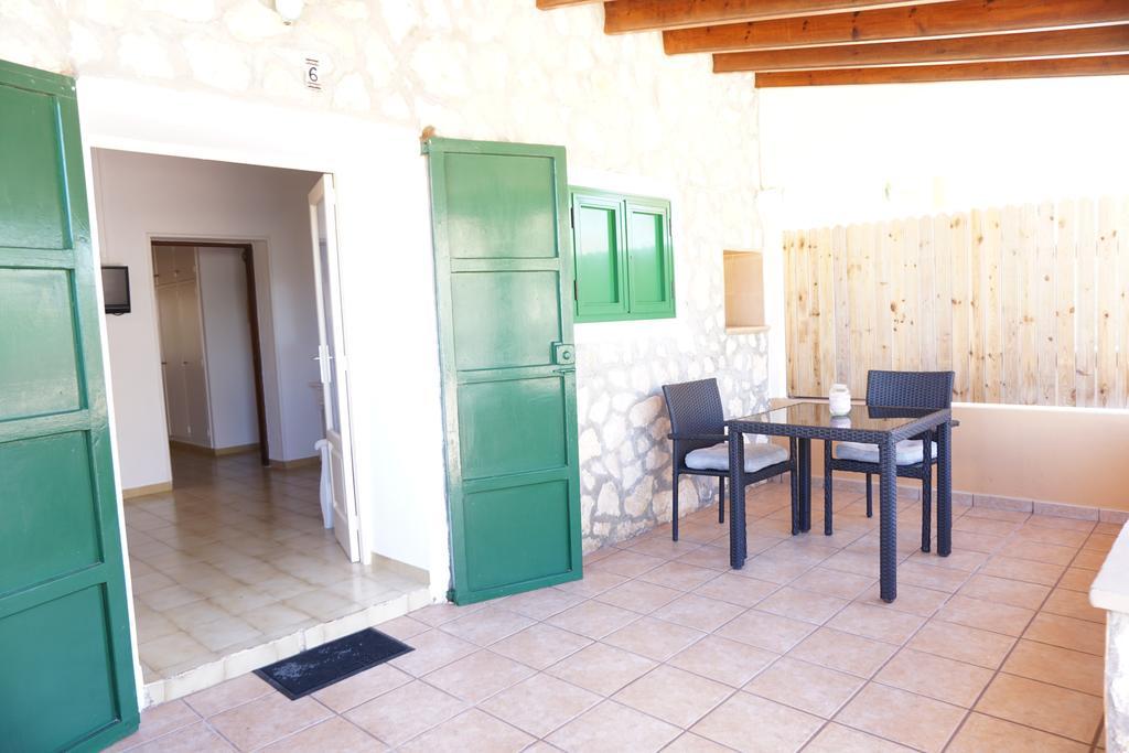 Apartments Campanitx - Astbury Formentera Es Caló Habitación foto